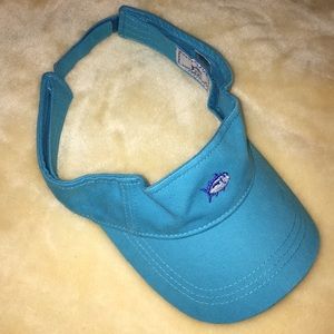 Southern tide visor (TURQUOISE WITH FISH SYMBOL)